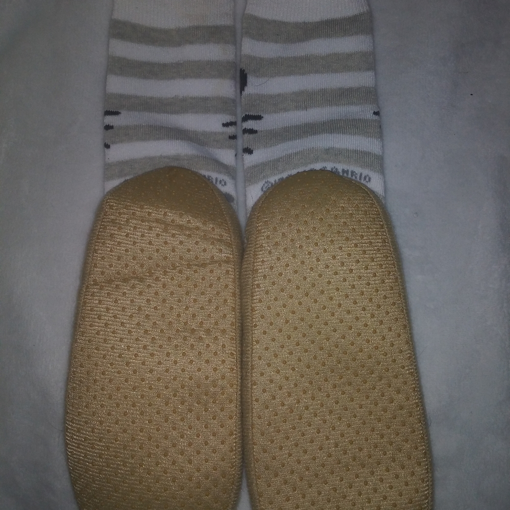 Hello Kitty Socks - Picture 2 of 3